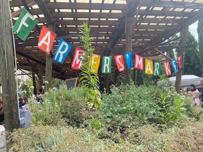 Bernice Garden Farmers' Market (Open on Sundays)