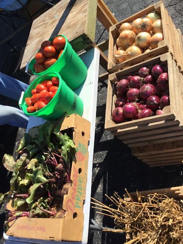 M&M Farmers Market