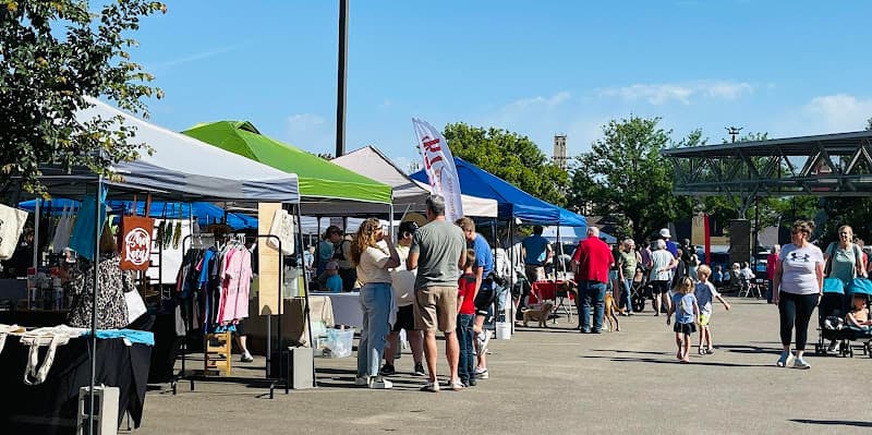 Farm & Art Market Downtown