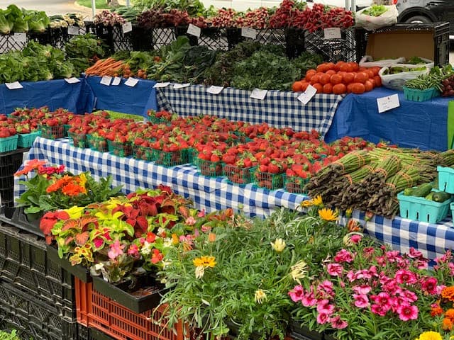 Brookmont Farm Market