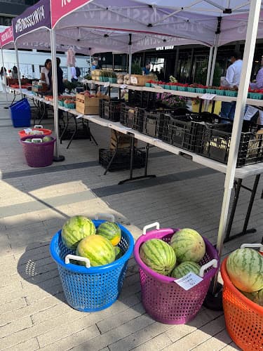FRESHFARM Rosslyn Market