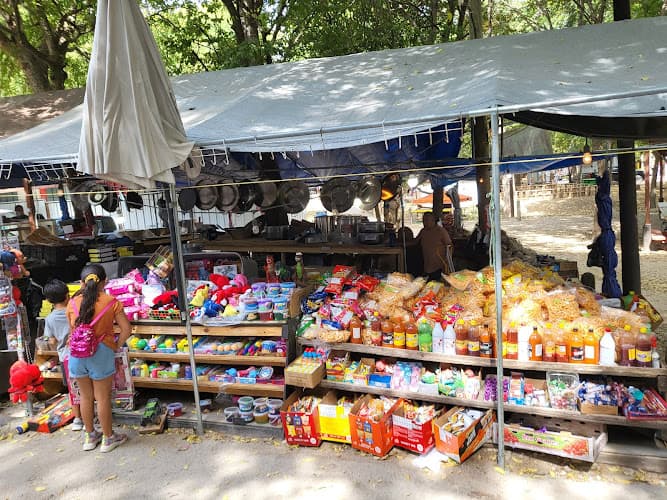 812 Outdoor Market