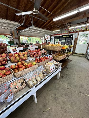 Hiller Farm (Hiller's Sweet Corn Farm Market)