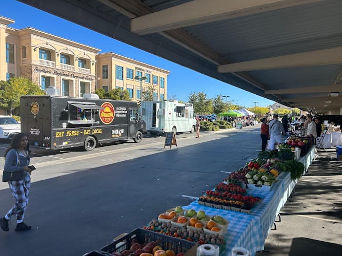 Fresh52 Farmers & Artisans Market