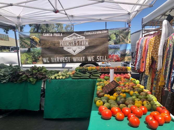 Agoura Hills Farmers Market at Whizin Market Square