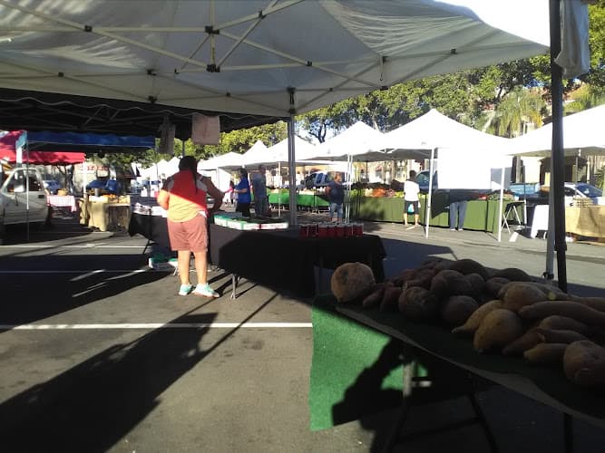 Downtown Redlands Saturday Morning Certified Farmer's Market