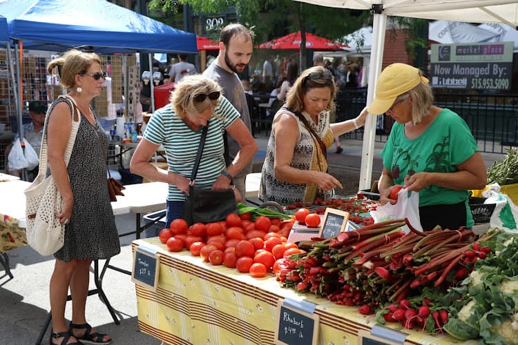 Des Moines' Downtown Farmers’ Market