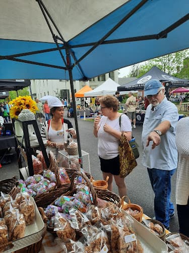 Douglass Loop Farmers Market