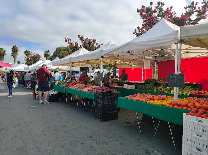 Fremont Bay St Farmer's Market