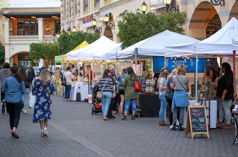 Fresh52 Farmers & Artisans Market