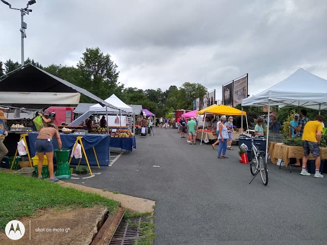 The Farmers Market at IX