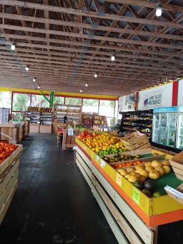 Rooster's on Route 80