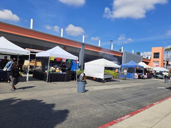 Crenshaw hills farmers market