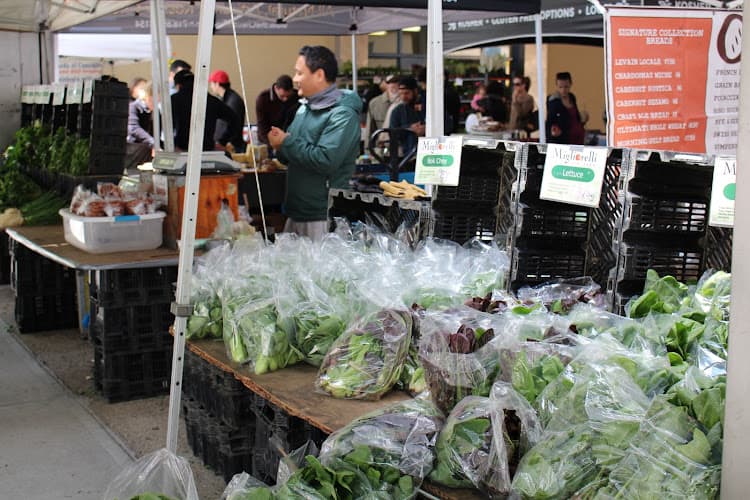 Riverdale Y Sunday Market